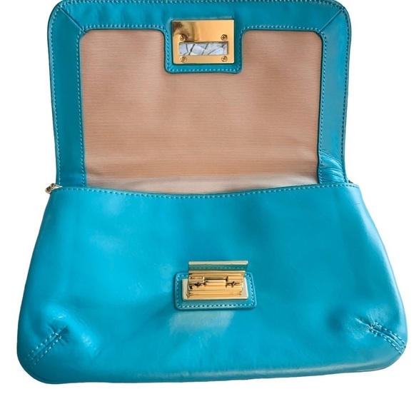 Turquoise leather&natural straw crossbody or clutch gold lock & removable chain - Picture 3 of 13